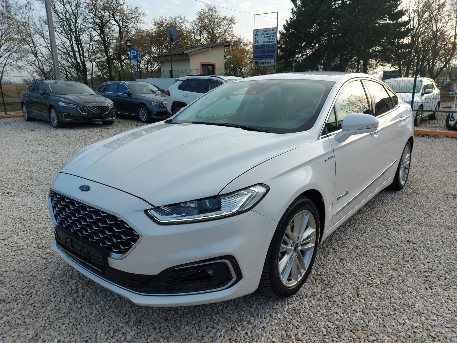 FORD MONDEO 2.0 HEV Vignale (Automata) FACELIFT (24)